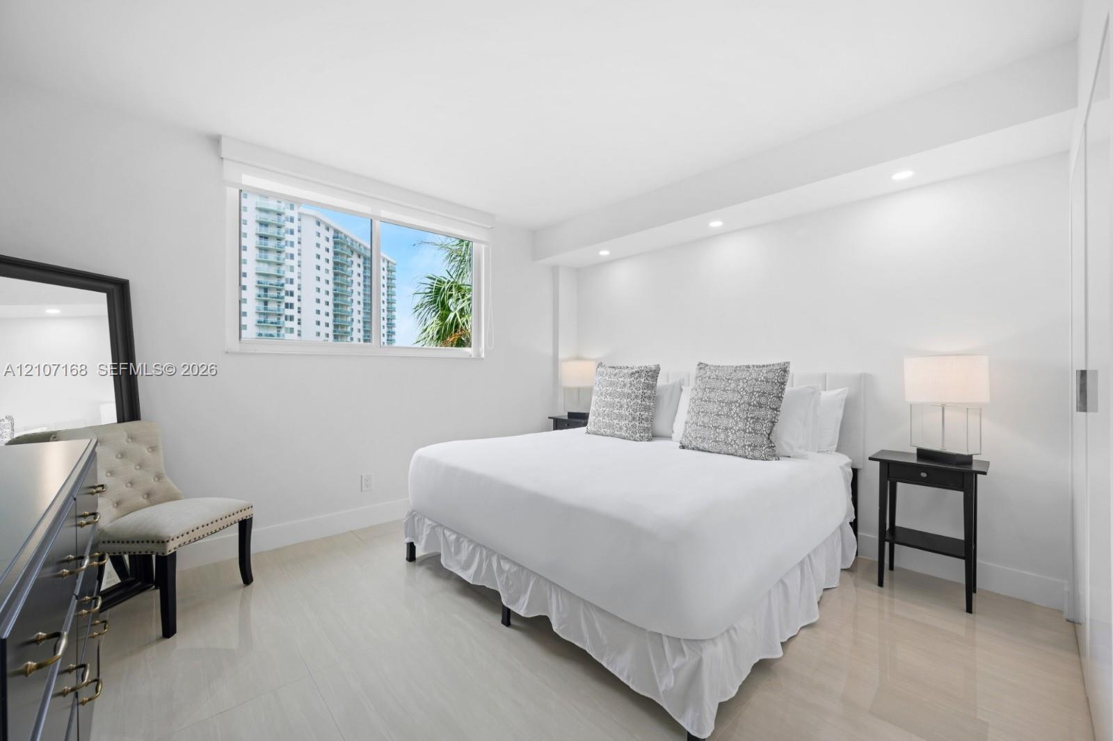 19370 Collins Avenue 312 Property Photo 11