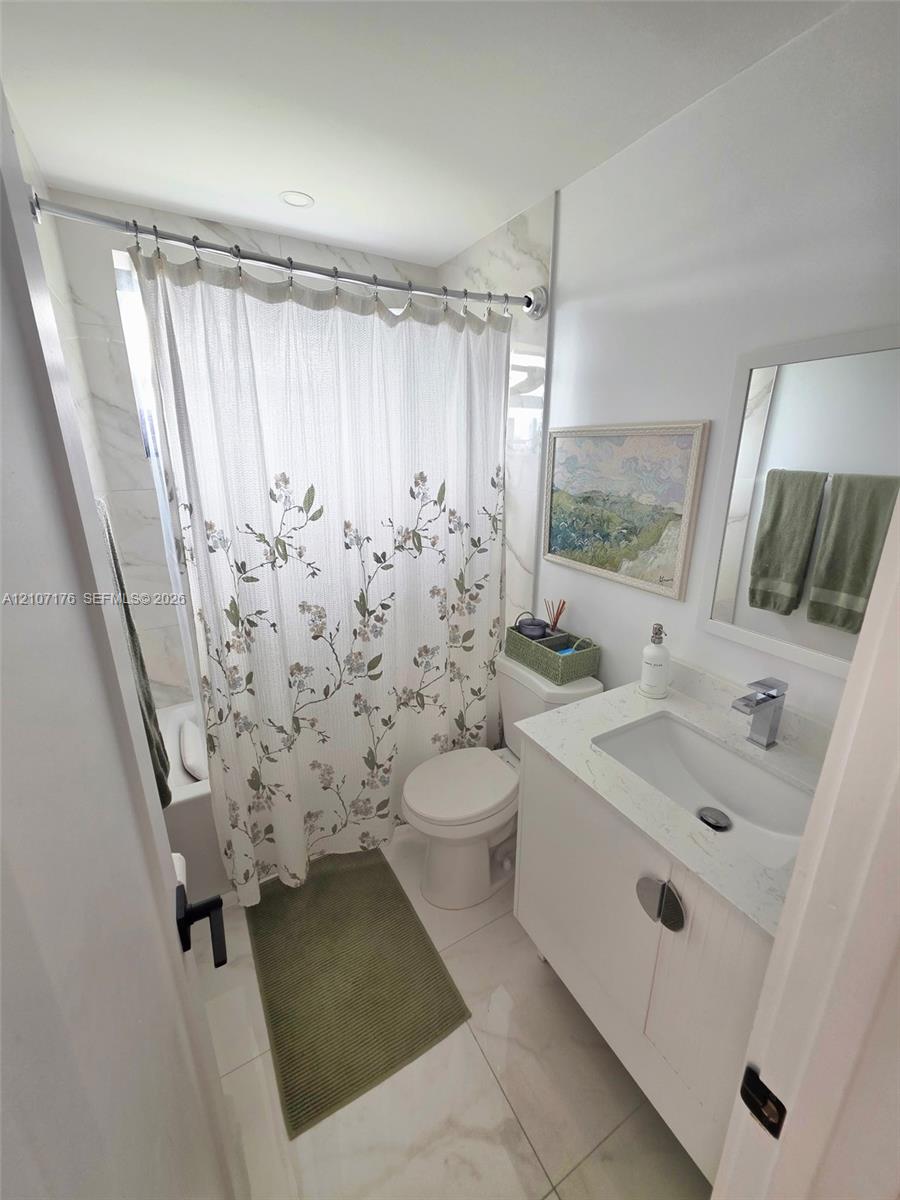 10385 N Kendall Drive P7 Property Photo 6