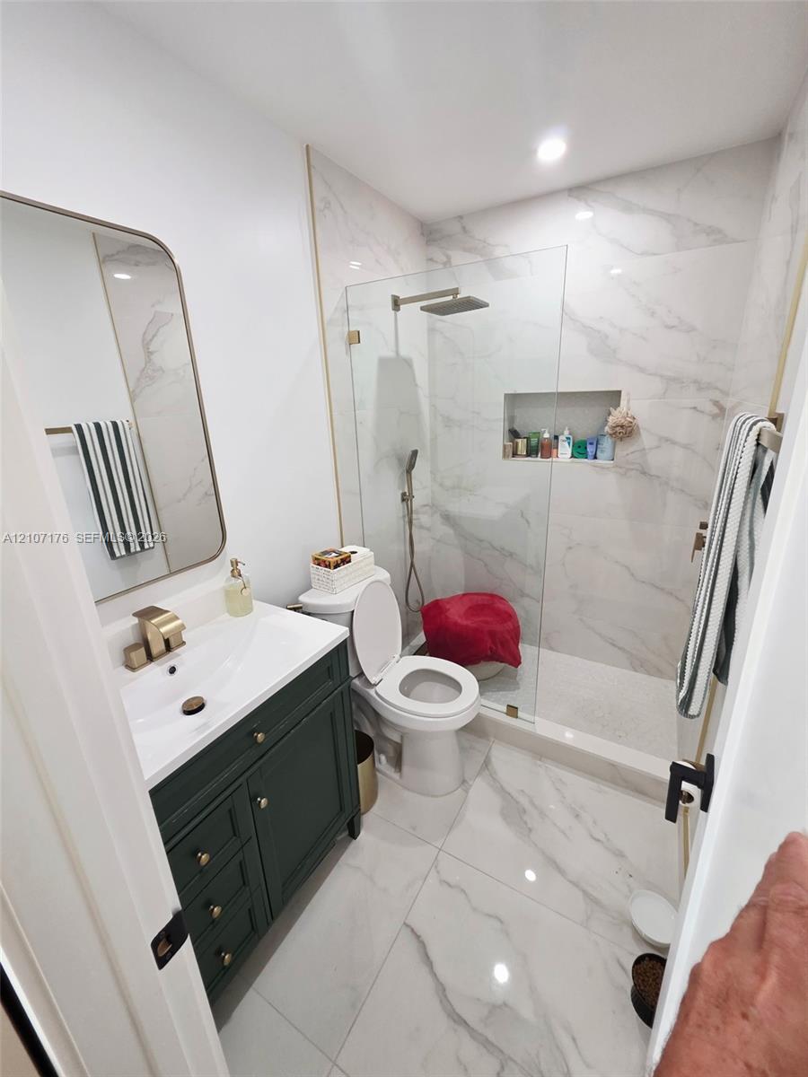 10385 N Kendall Drive P7 Property Photo 7