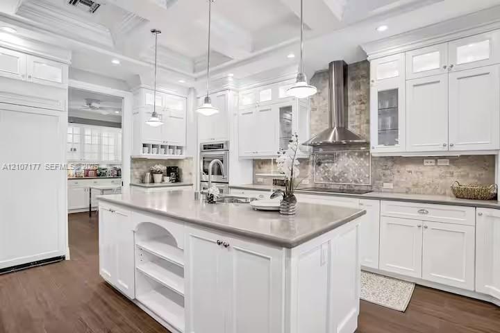 952 Lincoln Street . Property Photo 3
