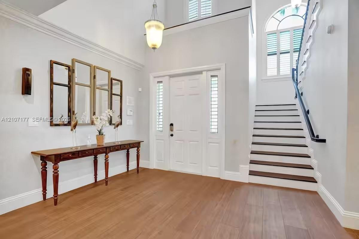 952 Lincoln Street . Property Photo 6
