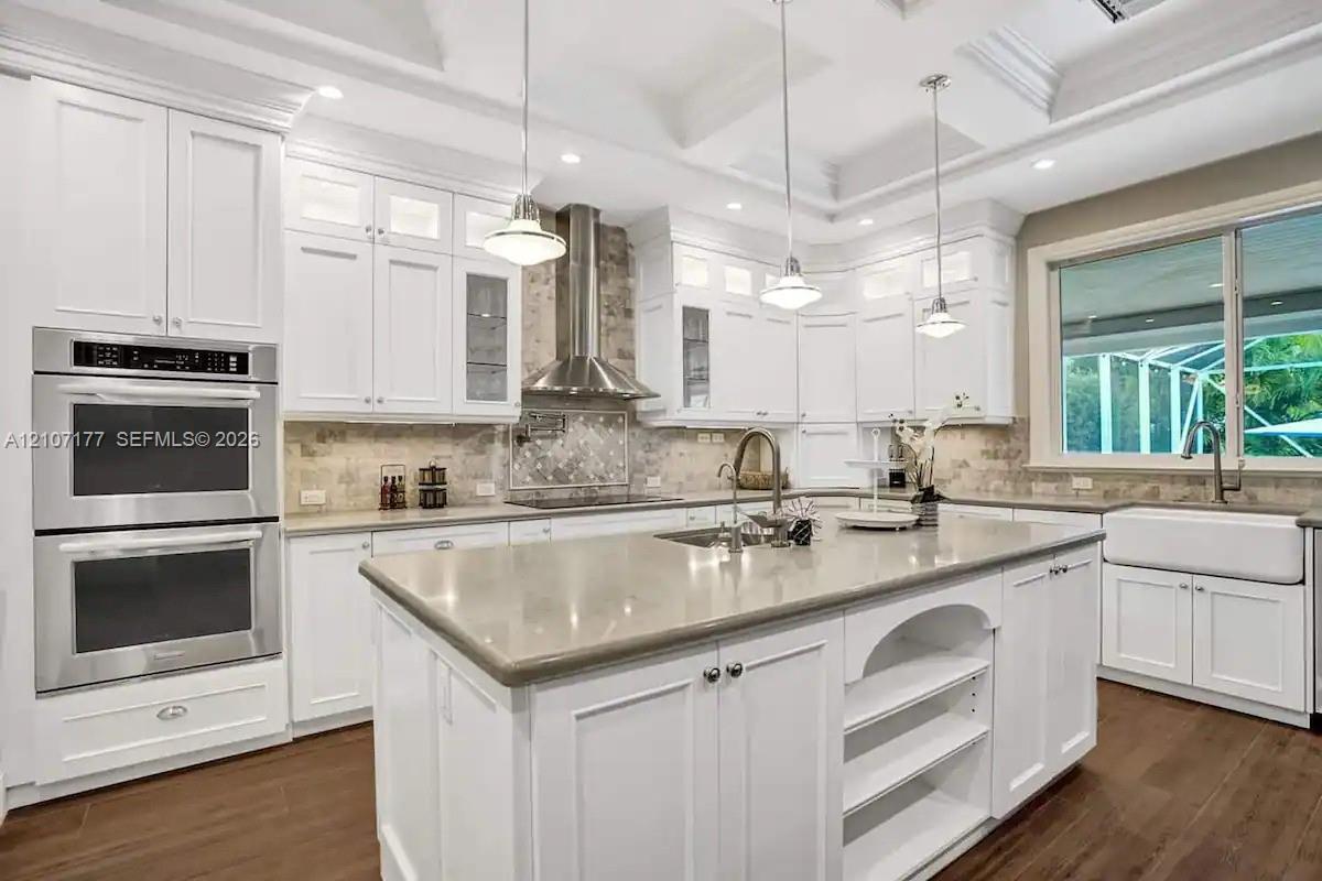 952 Lincoln Street . Property Photo 17