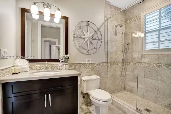 952 Lincoln Street . Property Photo 32