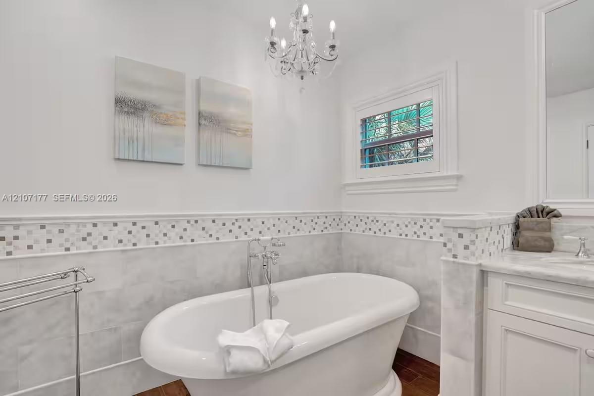 952 Lincoln Street . Property Photo 73