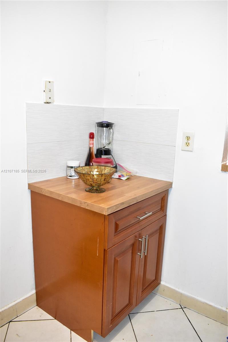 2751 N Pine Island Road 101 Property Photo 10