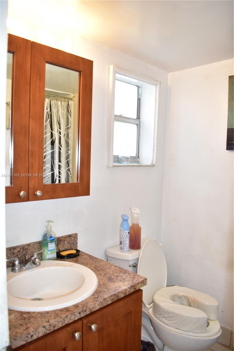 2751 N Pine Island Road 101 Property Photo 12