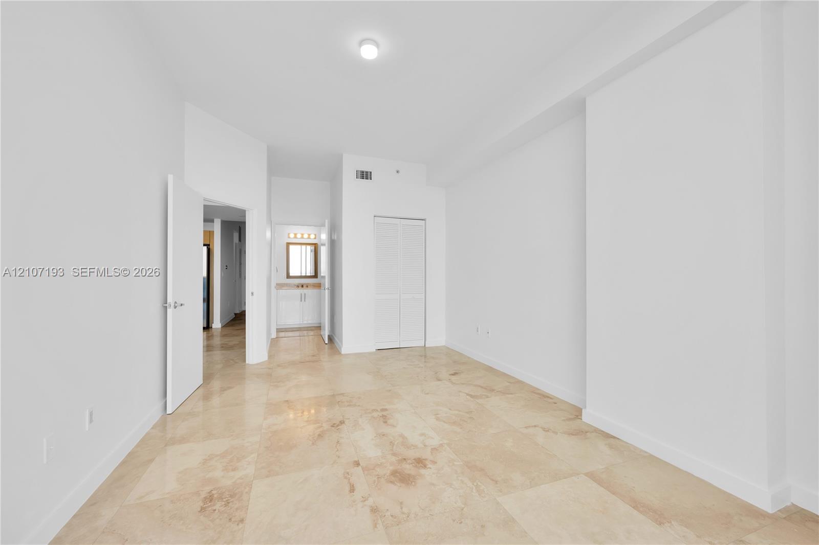 725 Ne 22nd Street 12c Property Photo 6