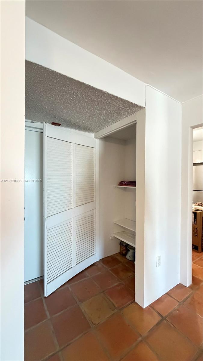 1418 Collins Avenue 503 Property Photo 10