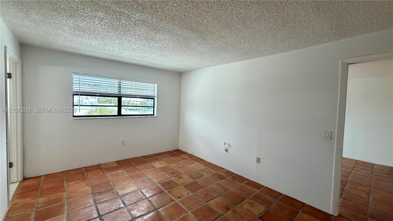 1418 Collins Avenue 503 Property Photo 13