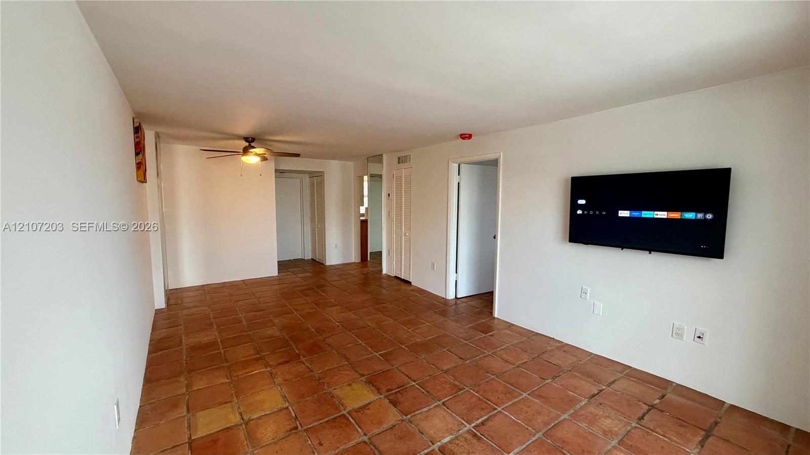 1418 Collins Avenue 503 Property Photo 14