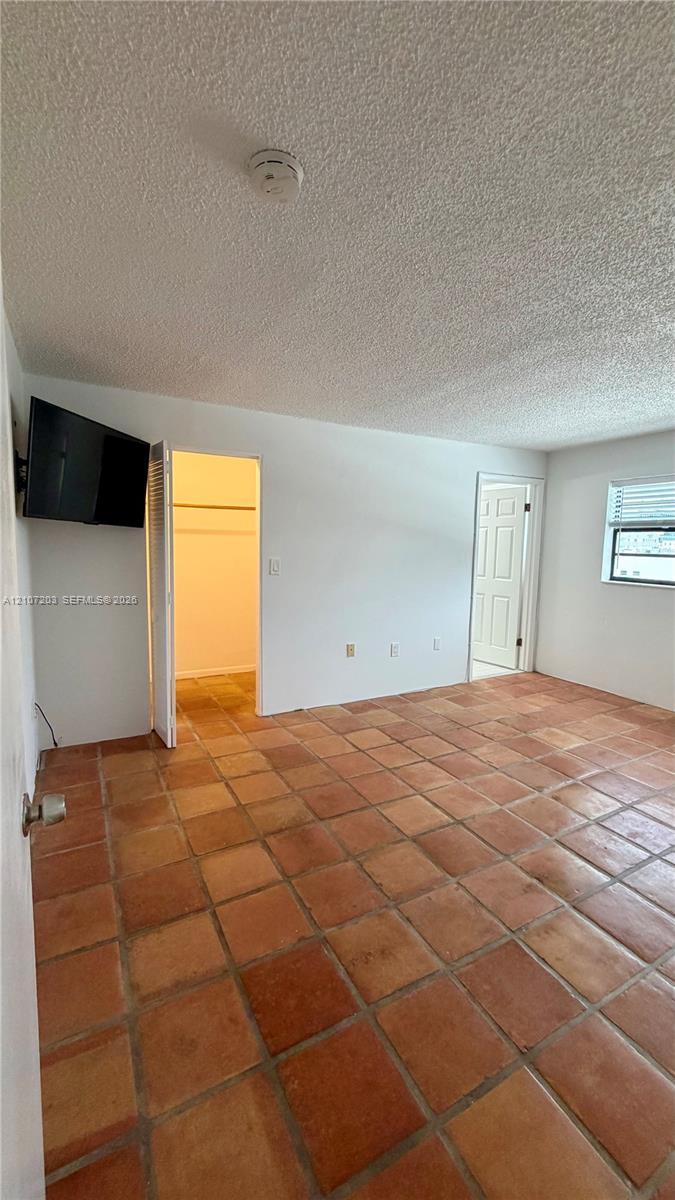 1418 Collins Avenue 503 Property Photo 17