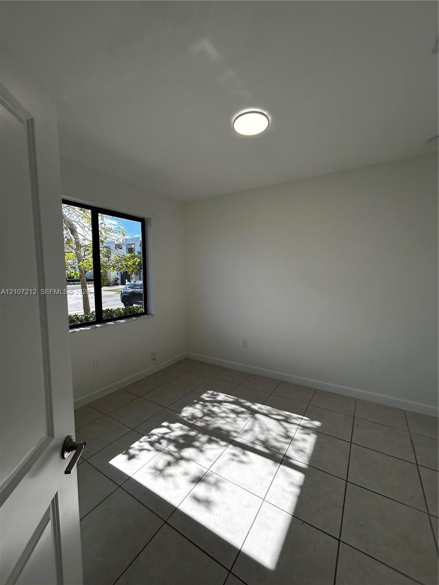 613 Ne 208th Terrace 613 Property Photo 7