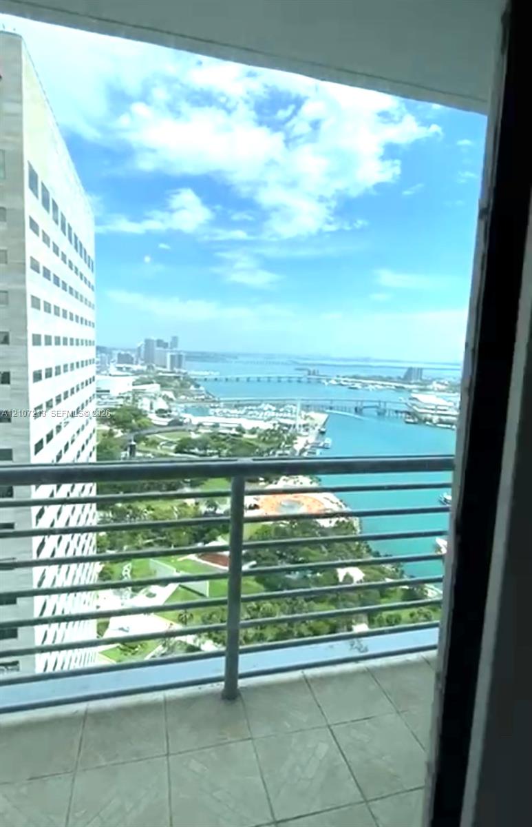 325 S Biscayne Boulevard 4214 Property Photo 3