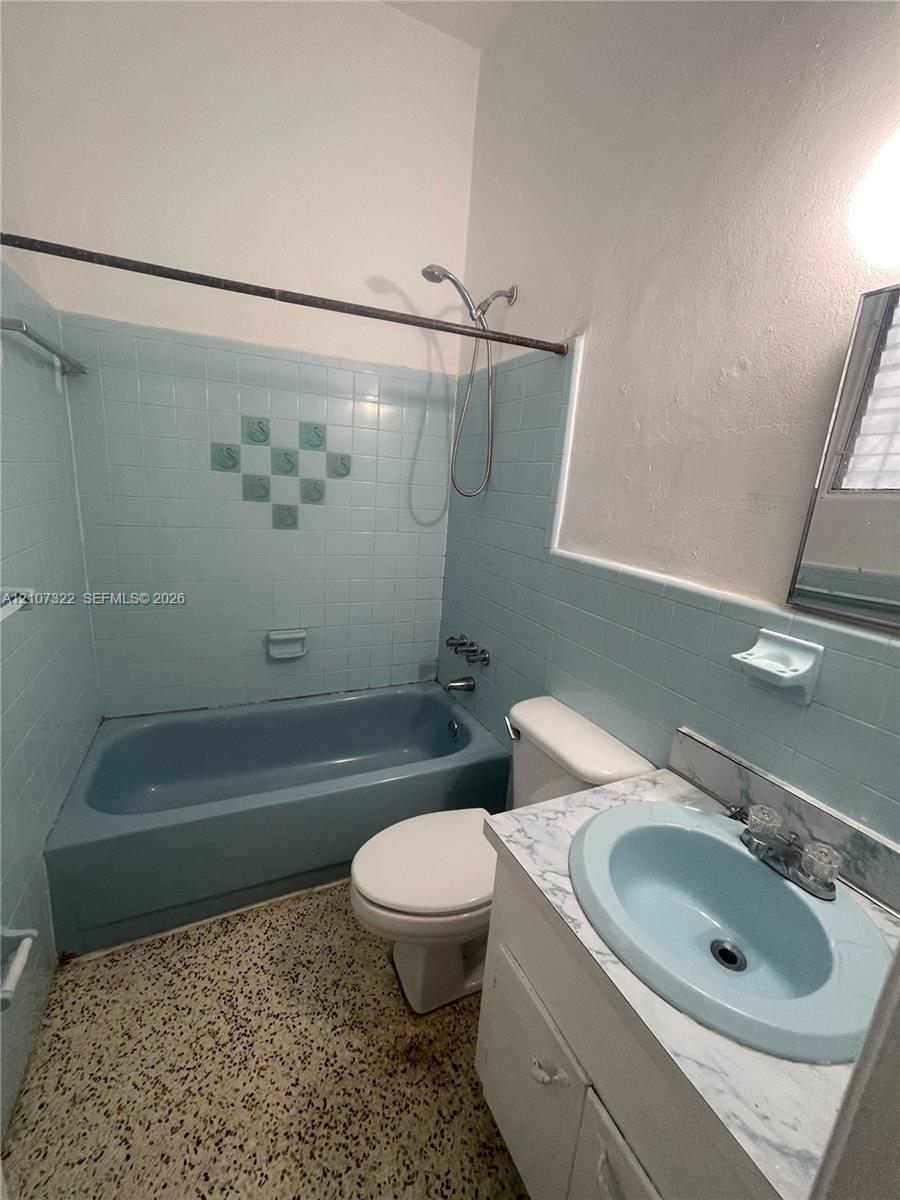 1055 Sw 4th Street C Property Photo 2