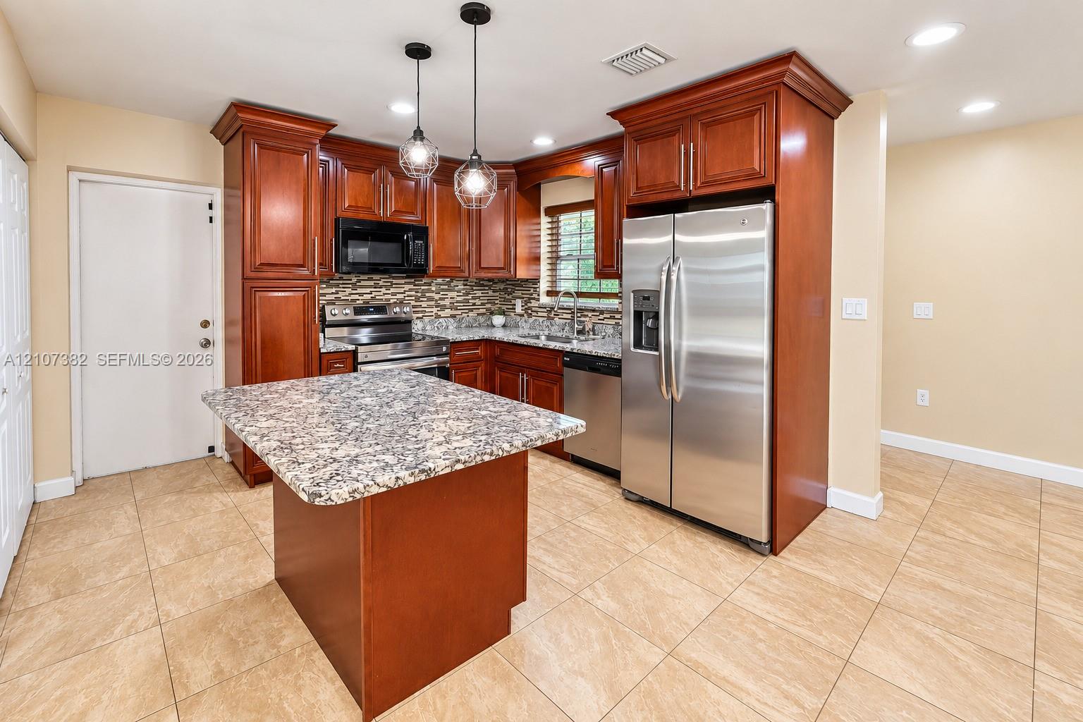 859 Caroline Circle Property Photo 1