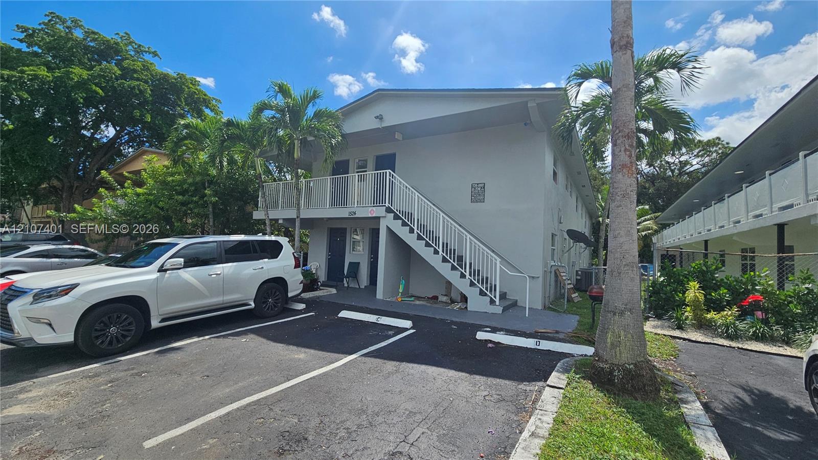 1524 Sw 5th Place C Property Photo 1