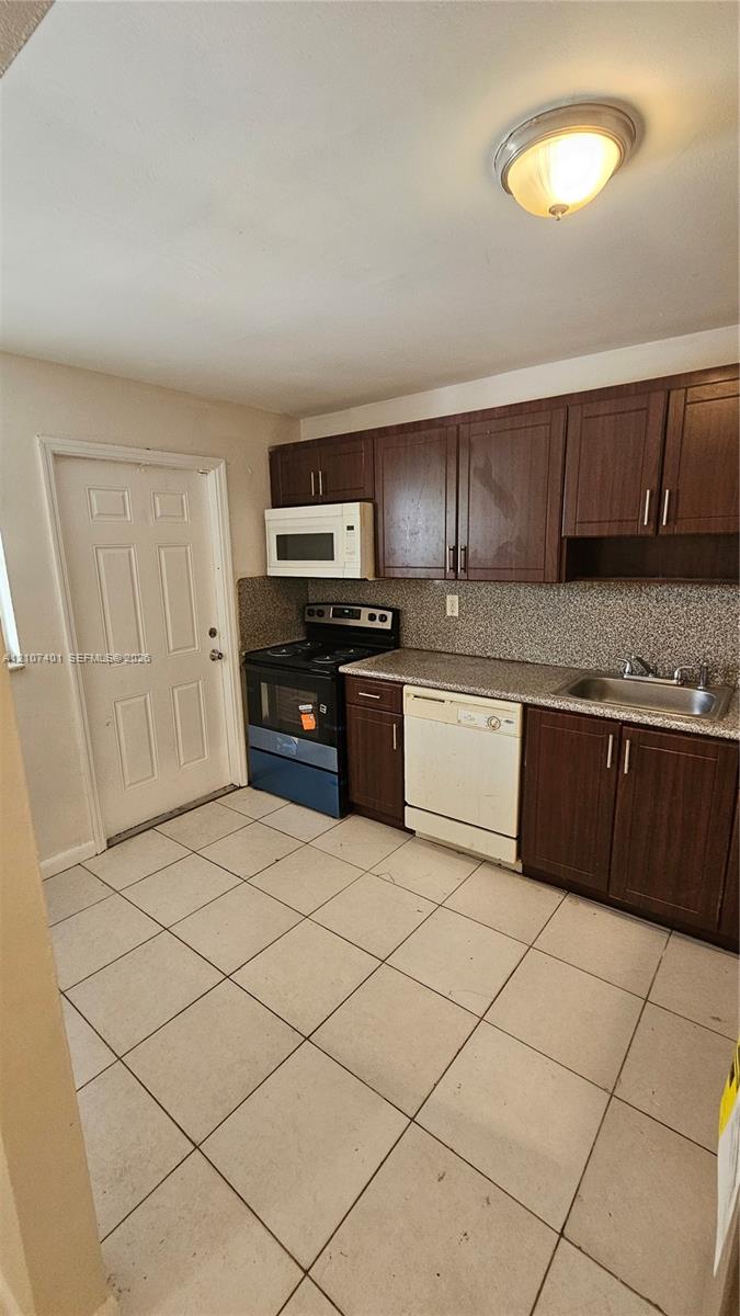 1524 Sw 5th Place C Property Photo 4