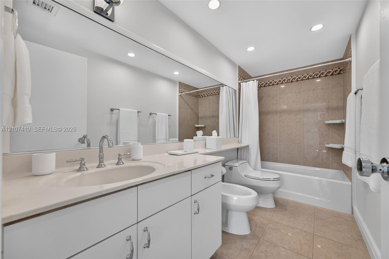 50 Ocean Lane Drive Ph601 Property Photo 17