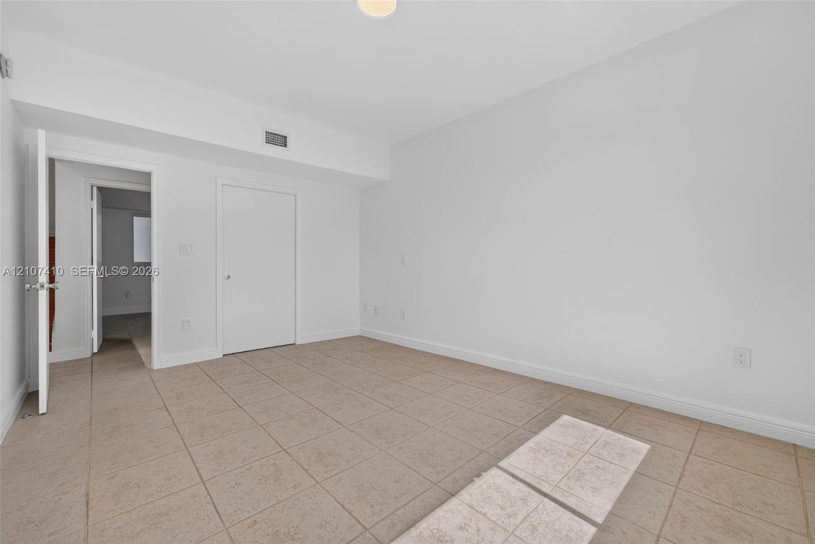 50 Ocean Lane Drive Ph601 Property Photo 25