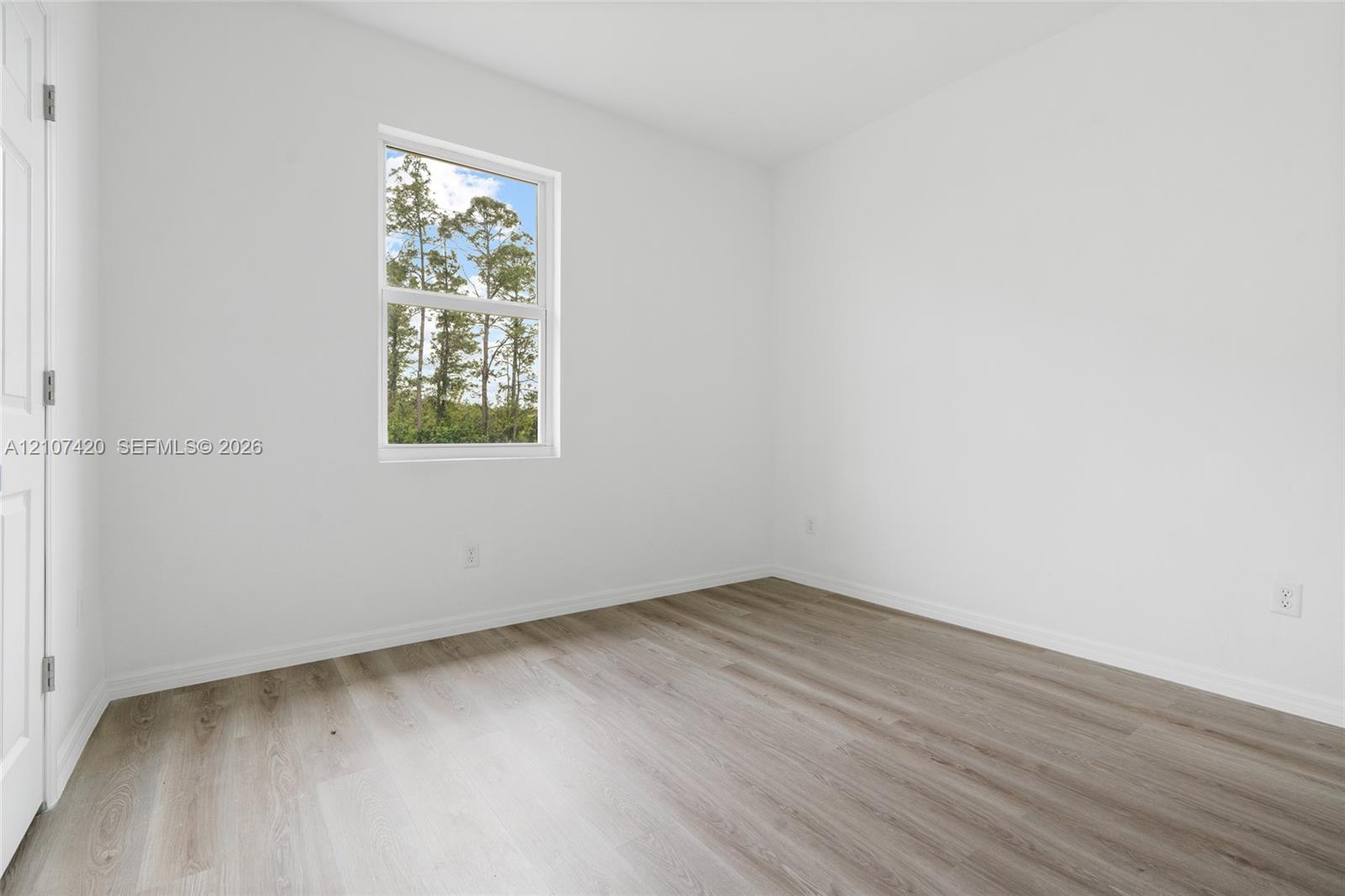 566 Woodview Drive Property Photo 8