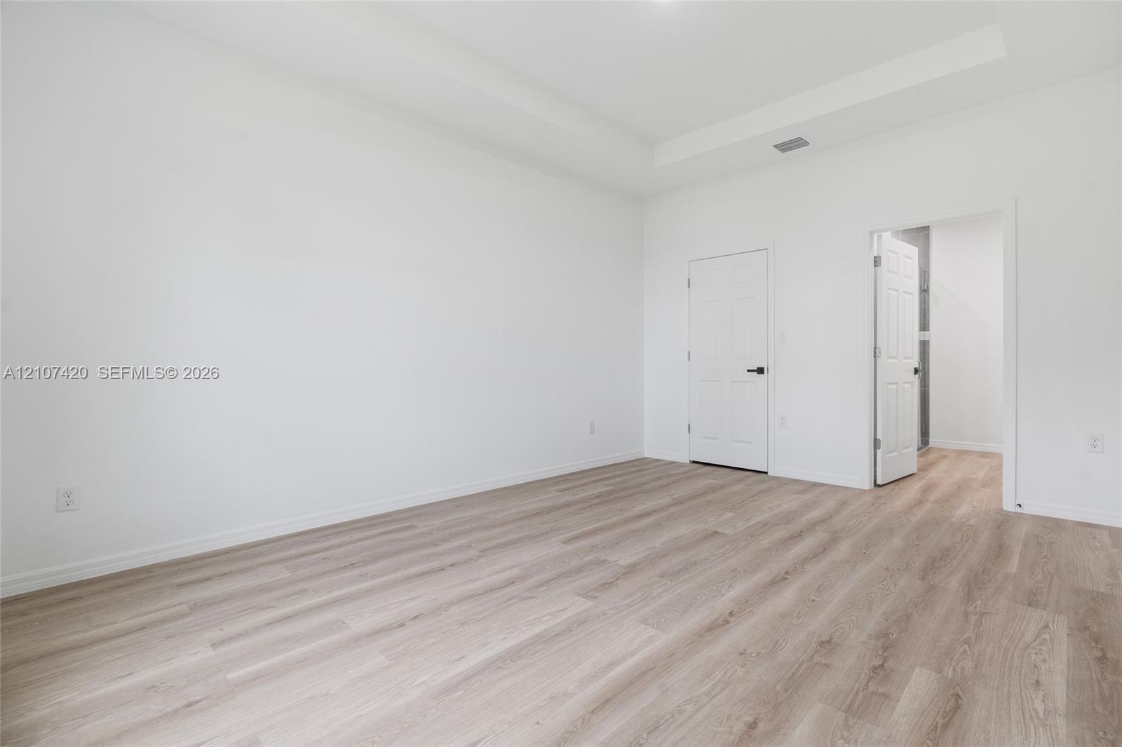 566 Woodview Drive Property Photo 13
