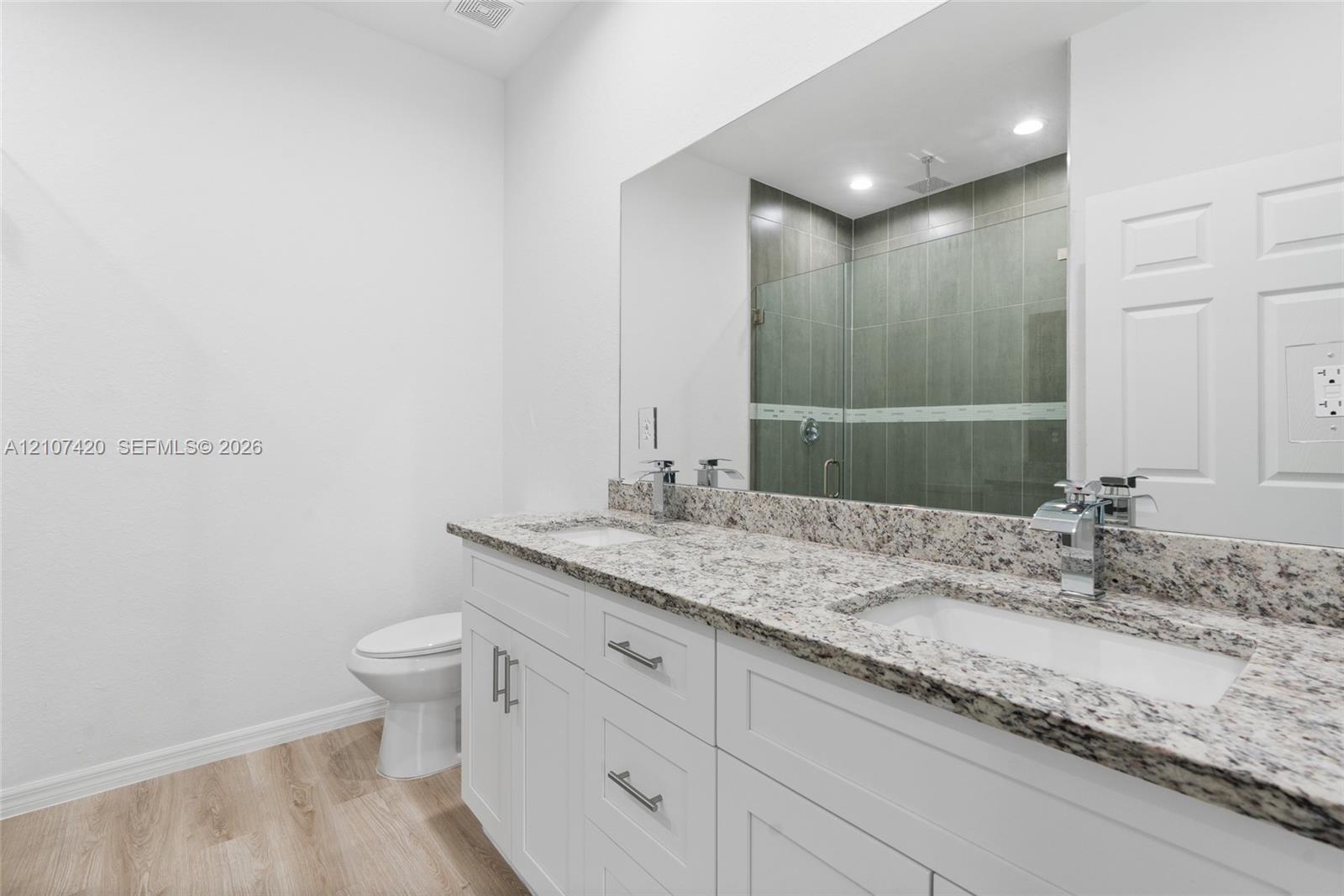 566 Woodview Drive Property Photo 14