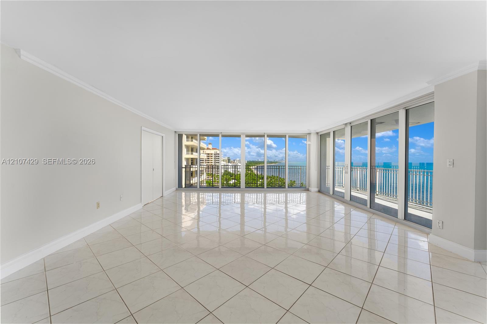 881 Ocean Drive 13h Property Photo 6
