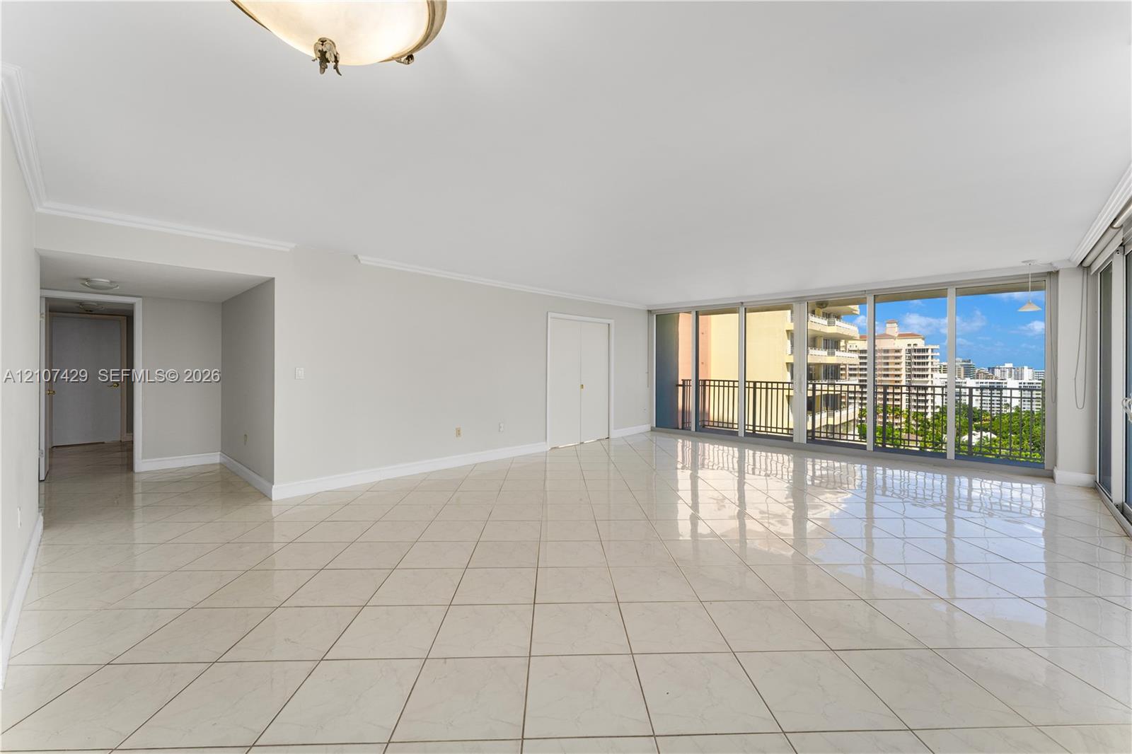 881 Ocean Drive 13h Property Photo 7