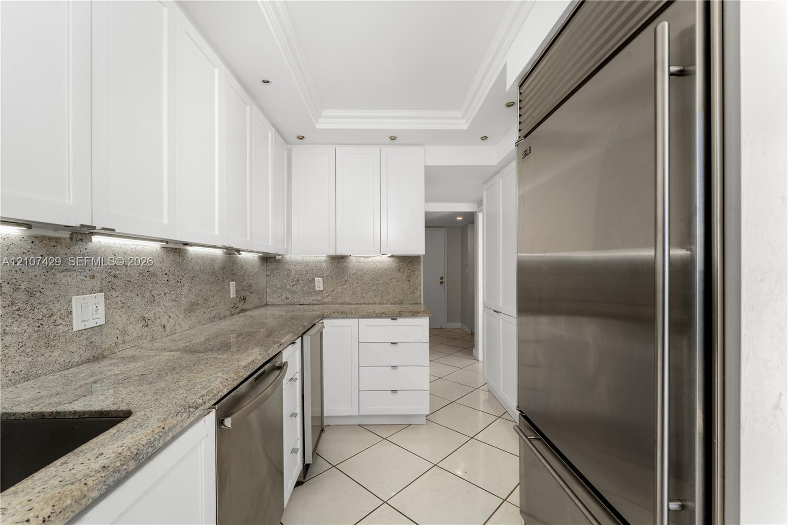 881 Ocean Drive 13h Property Photo 10