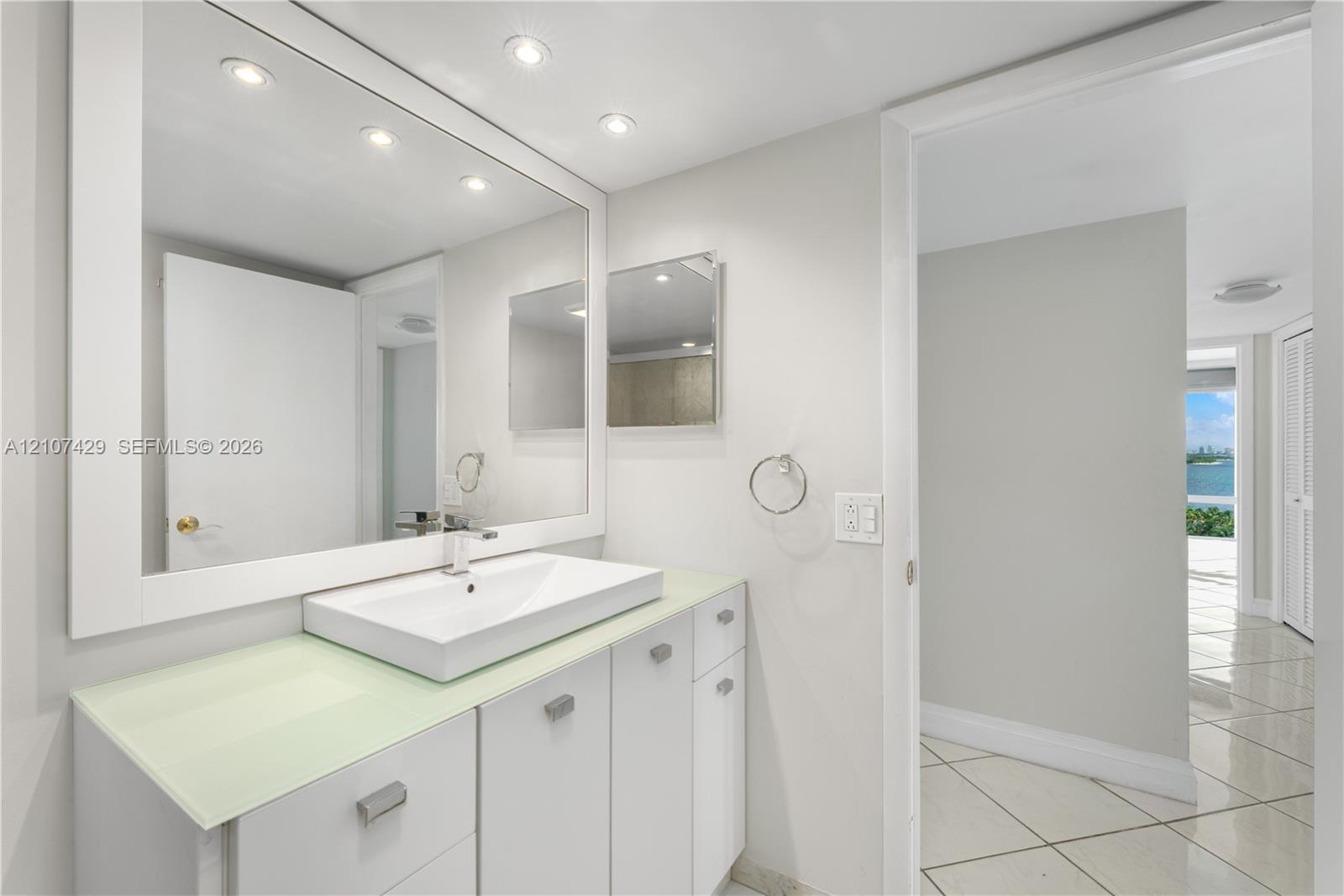 881 Ocean Drive 13h Property Photo 19