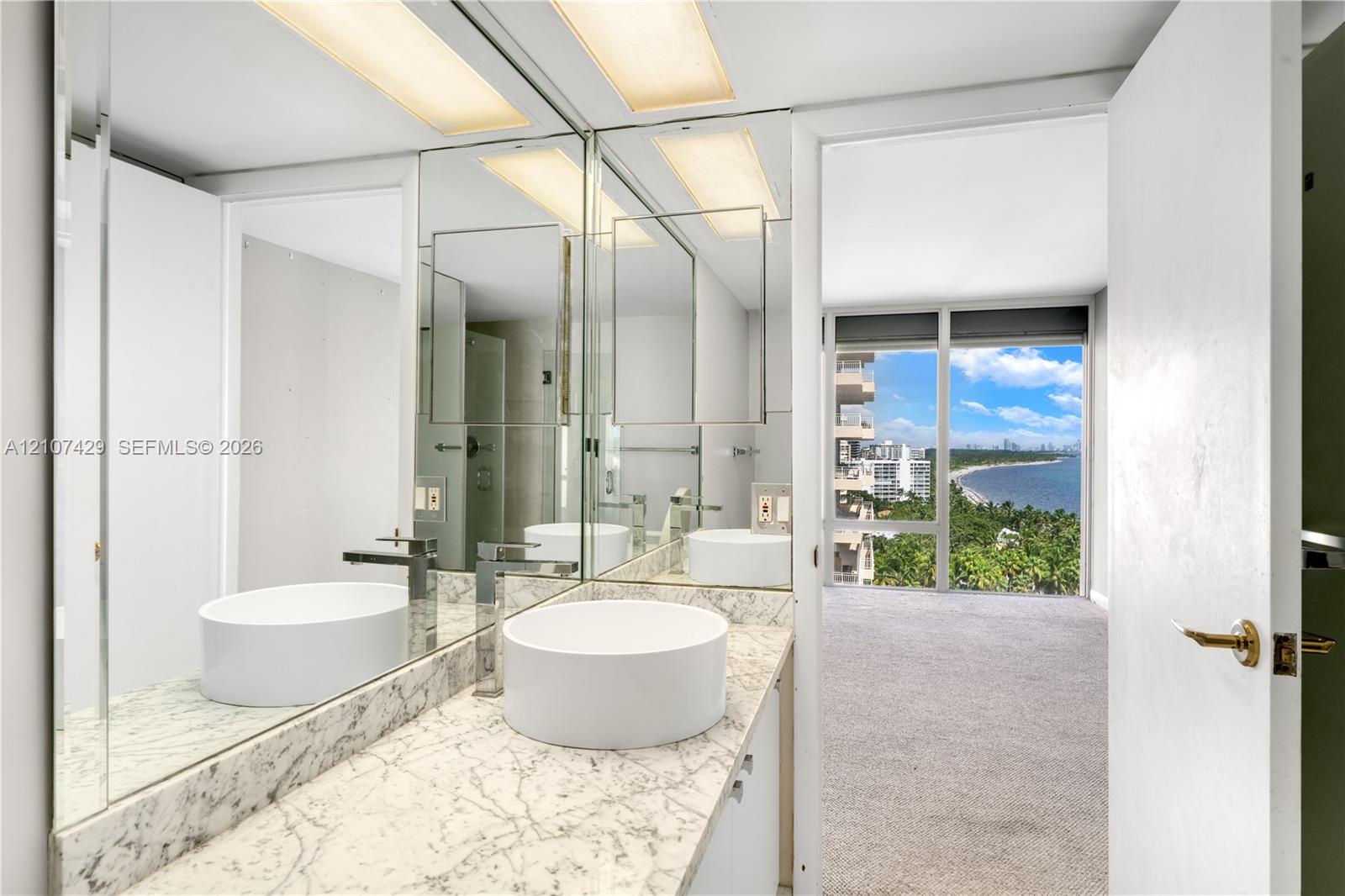 881 Ocean Drive 13h Property Photo 20