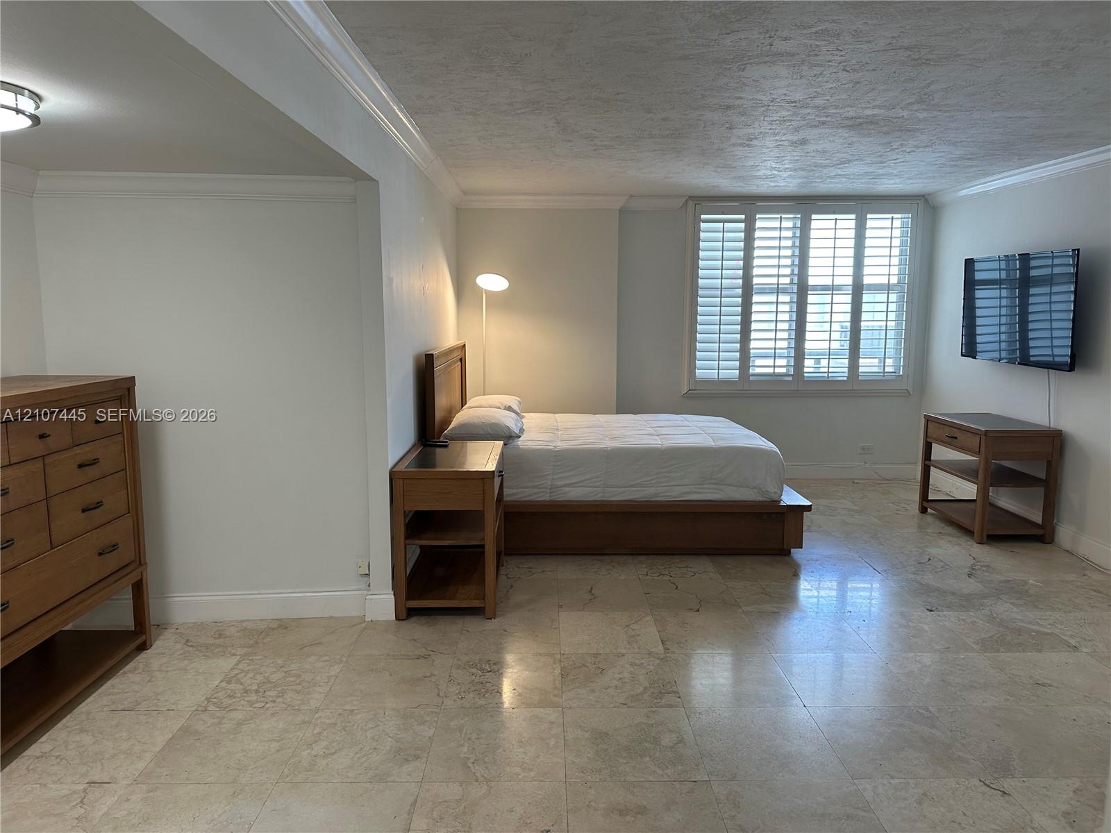6039 Collins Avenue Ph21 Property Photo 5