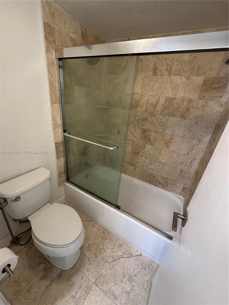 6039 Collins Avenue Ph21 Property Photo 14