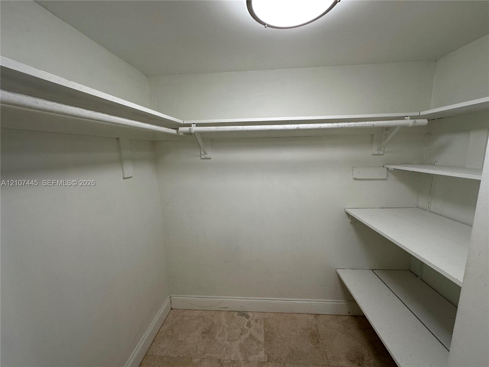 6039 Collins Avenue Ph21 Property Photo 17