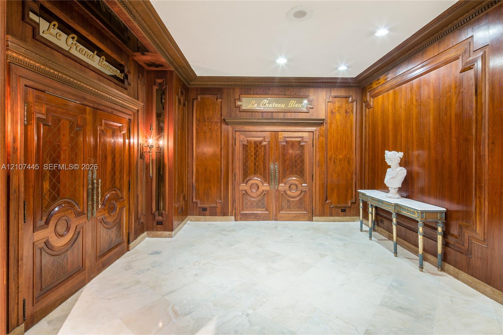 6039 Collins Avenue Ph21 Property Photo 39