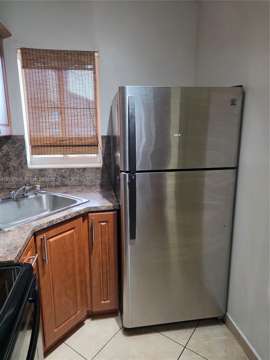 A12107558 Property Photo 4