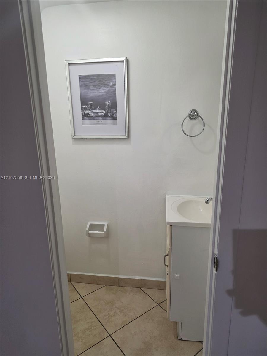 A12107558 Property Photo 7