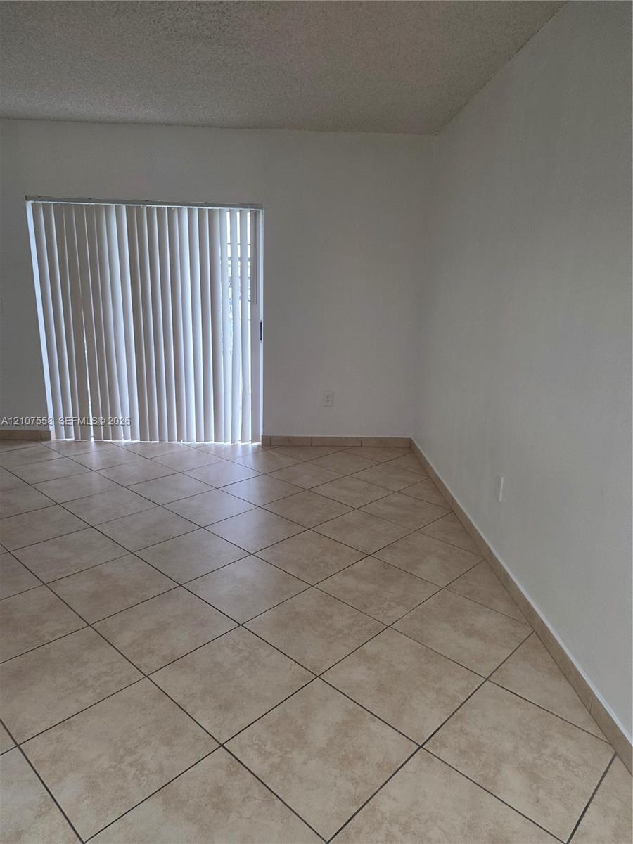 A12107558 Property Photo 11