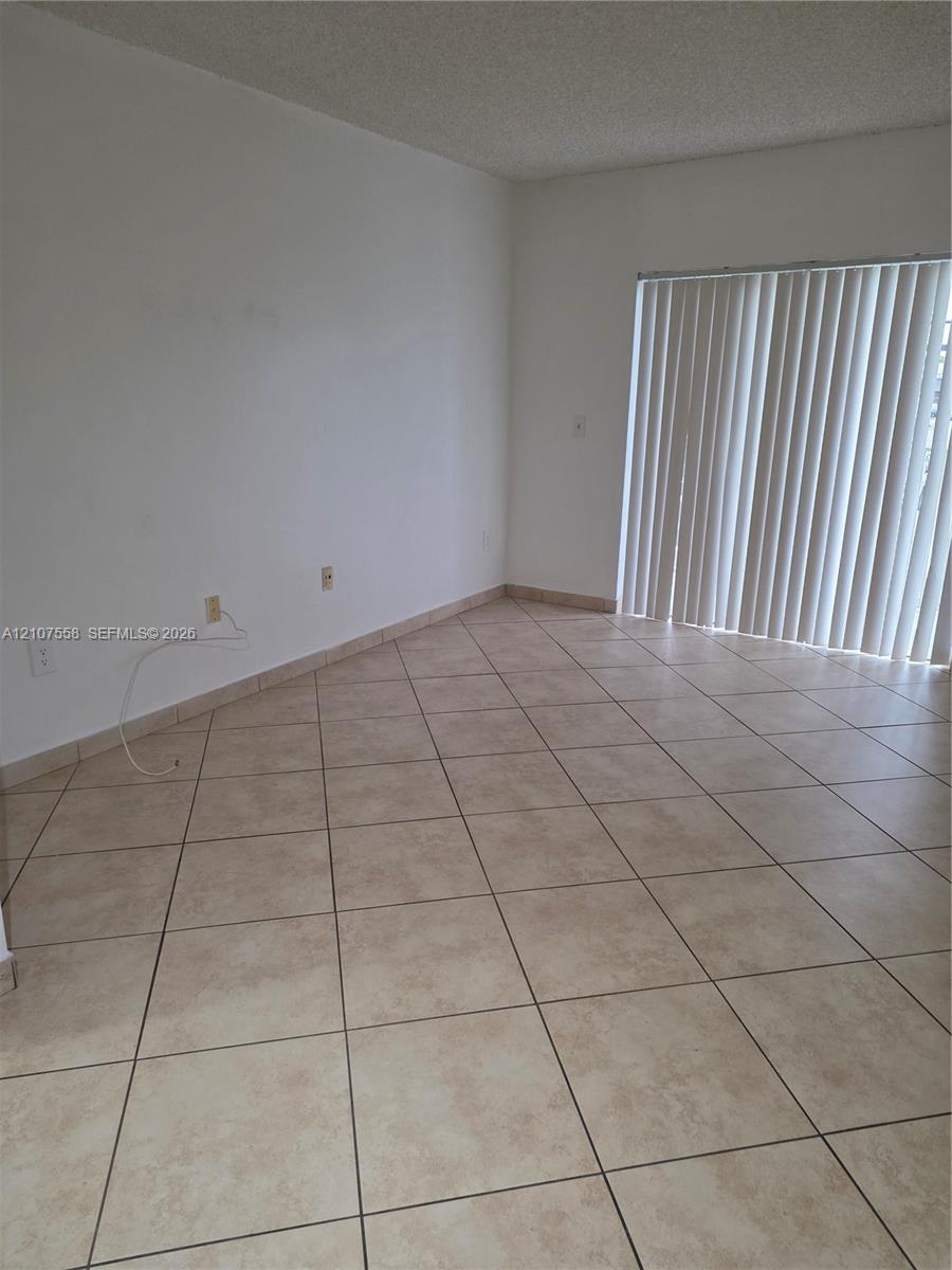 A12107558 Property Photo 12