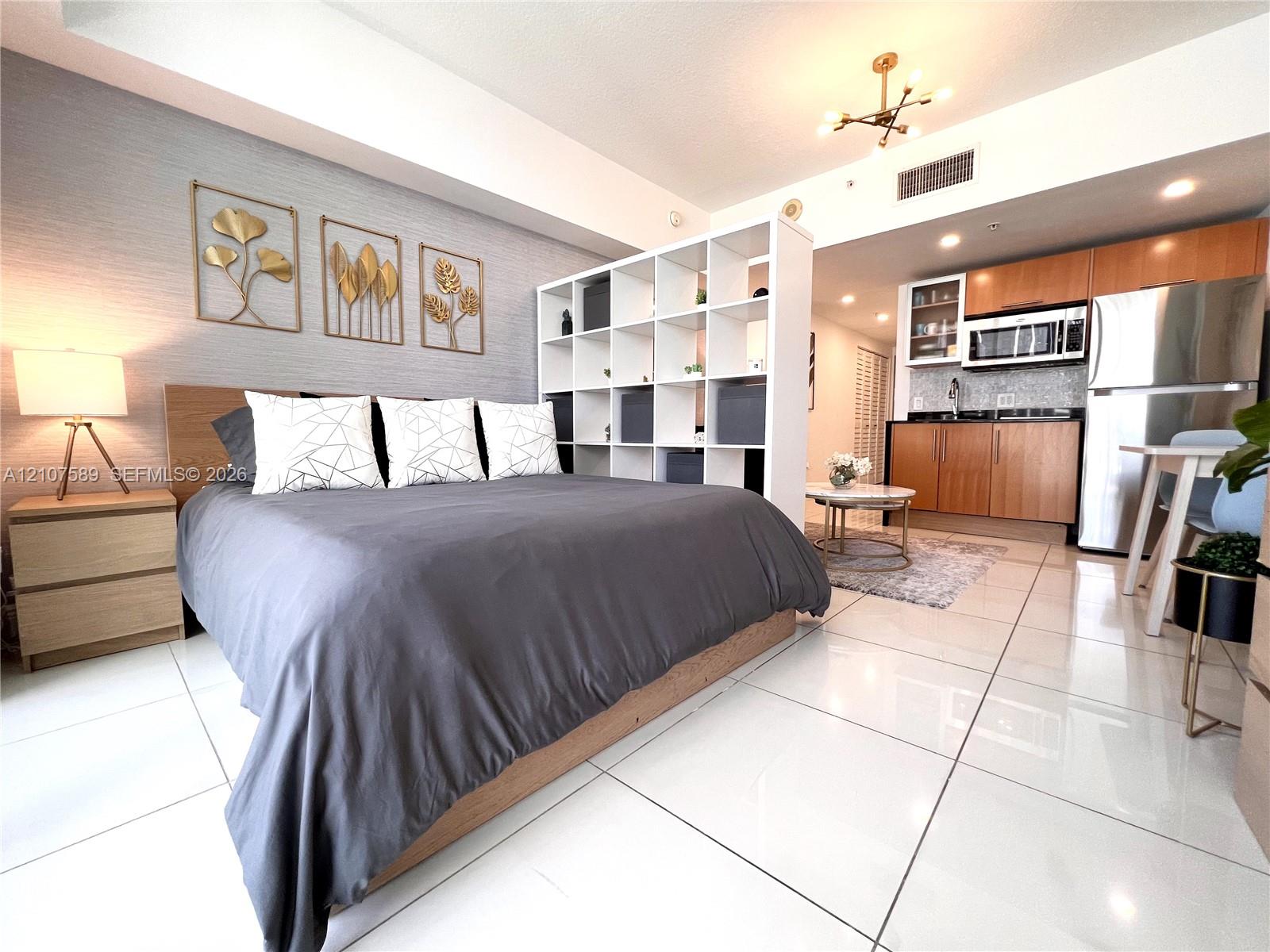1750 N Bayshore Drive 1218 Property Photo 1