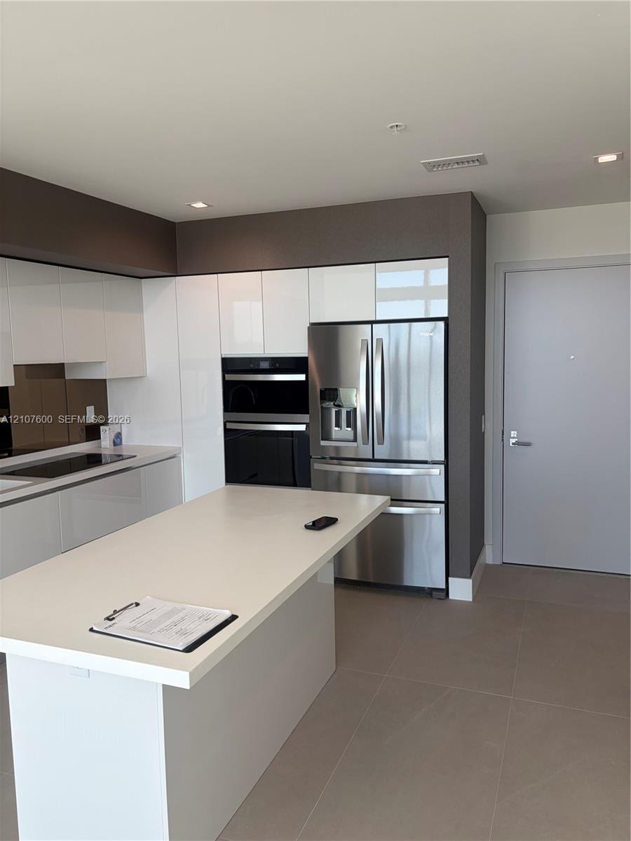 1170 E Hallandale Beach Boulevard 2409 Property Photo 6