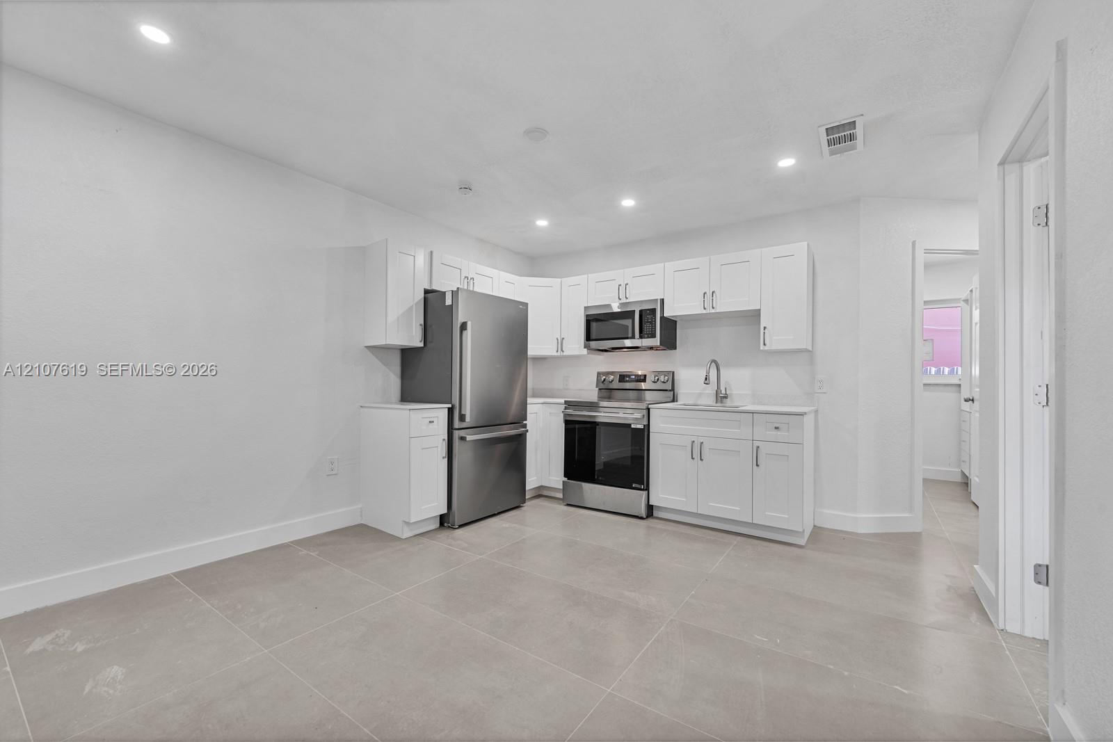 1849 Nw 16th Street B Property Photo 2