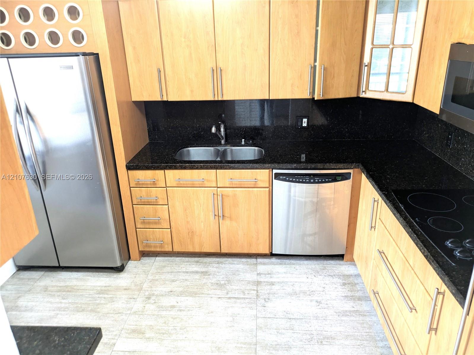 412 Lakeview Drive 203 Property Photo 2
