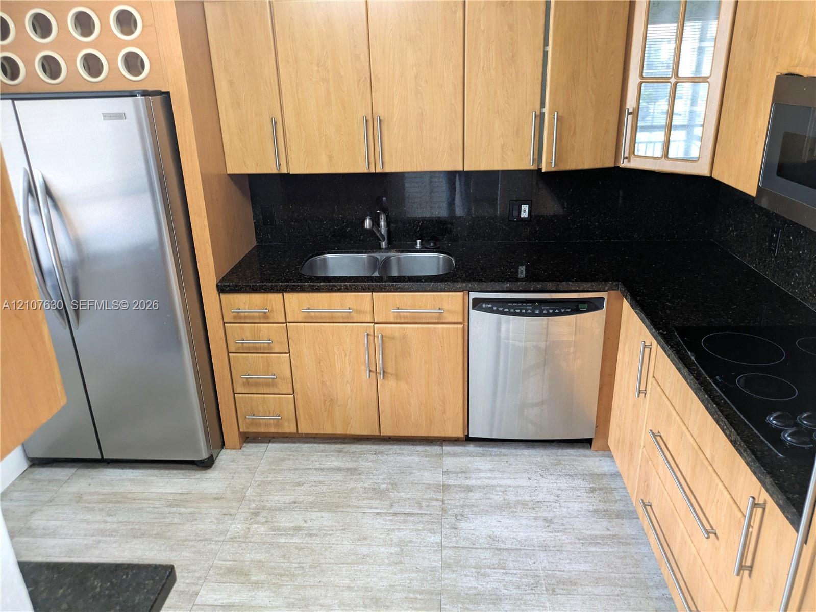 412 Lakeview Drive 203 Property Photo 4