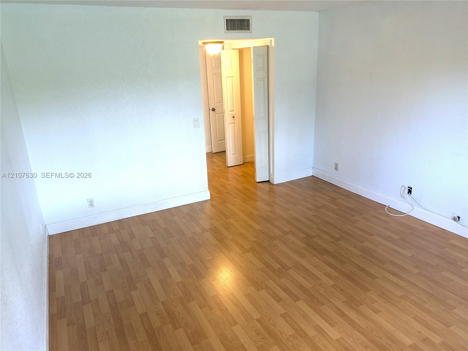 412 Lakeview Drive 203 Property Photo 8