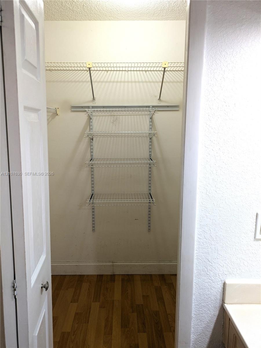 412 Lakeview Drive 203 Property Photo 13
