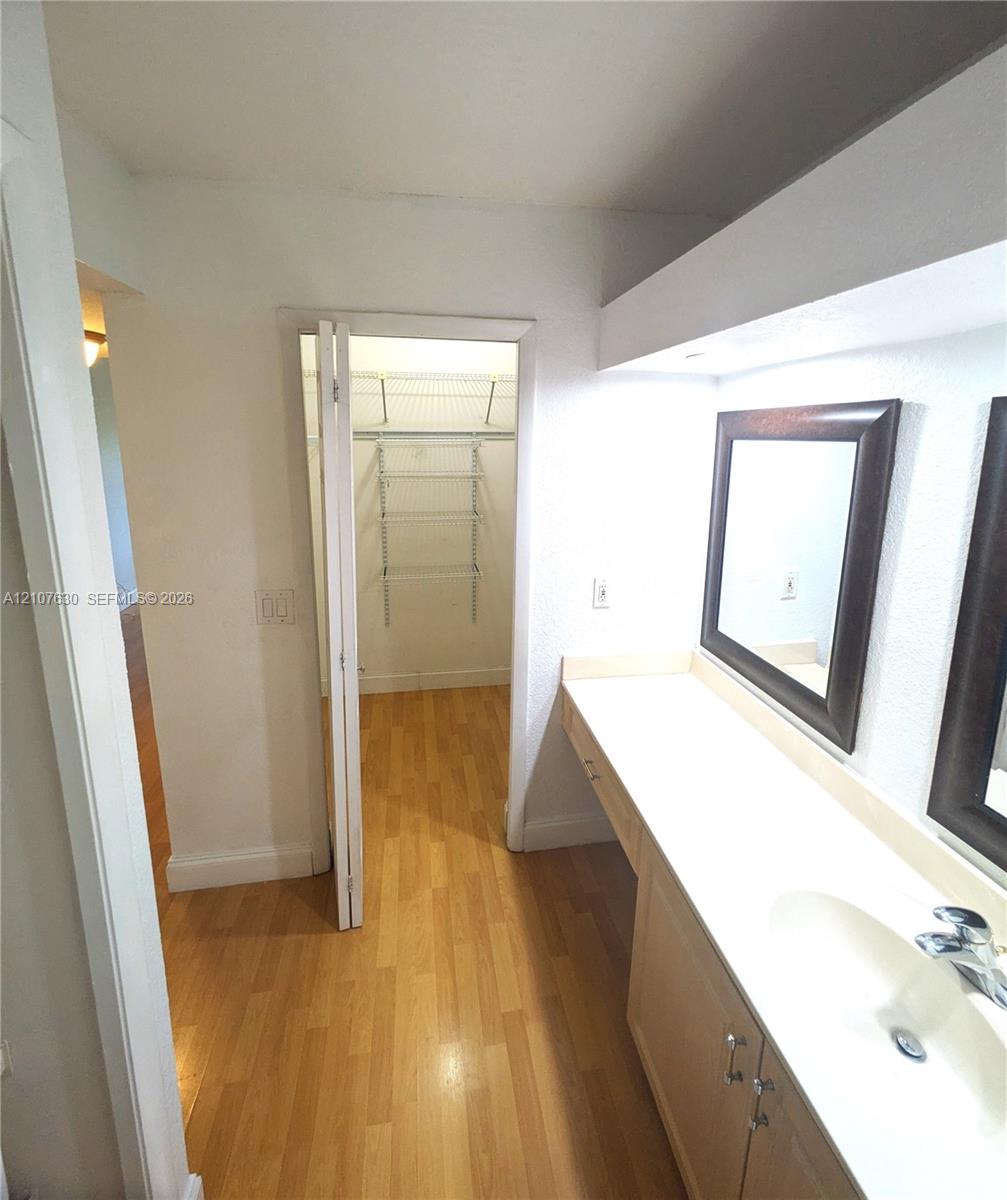 412 Lakeview Drive 203 Property Photo 16