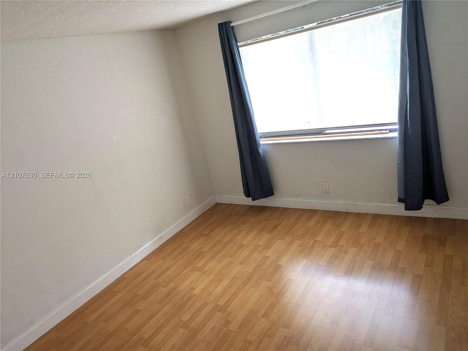 412 Lakeview Drive 203 Property Photo 18