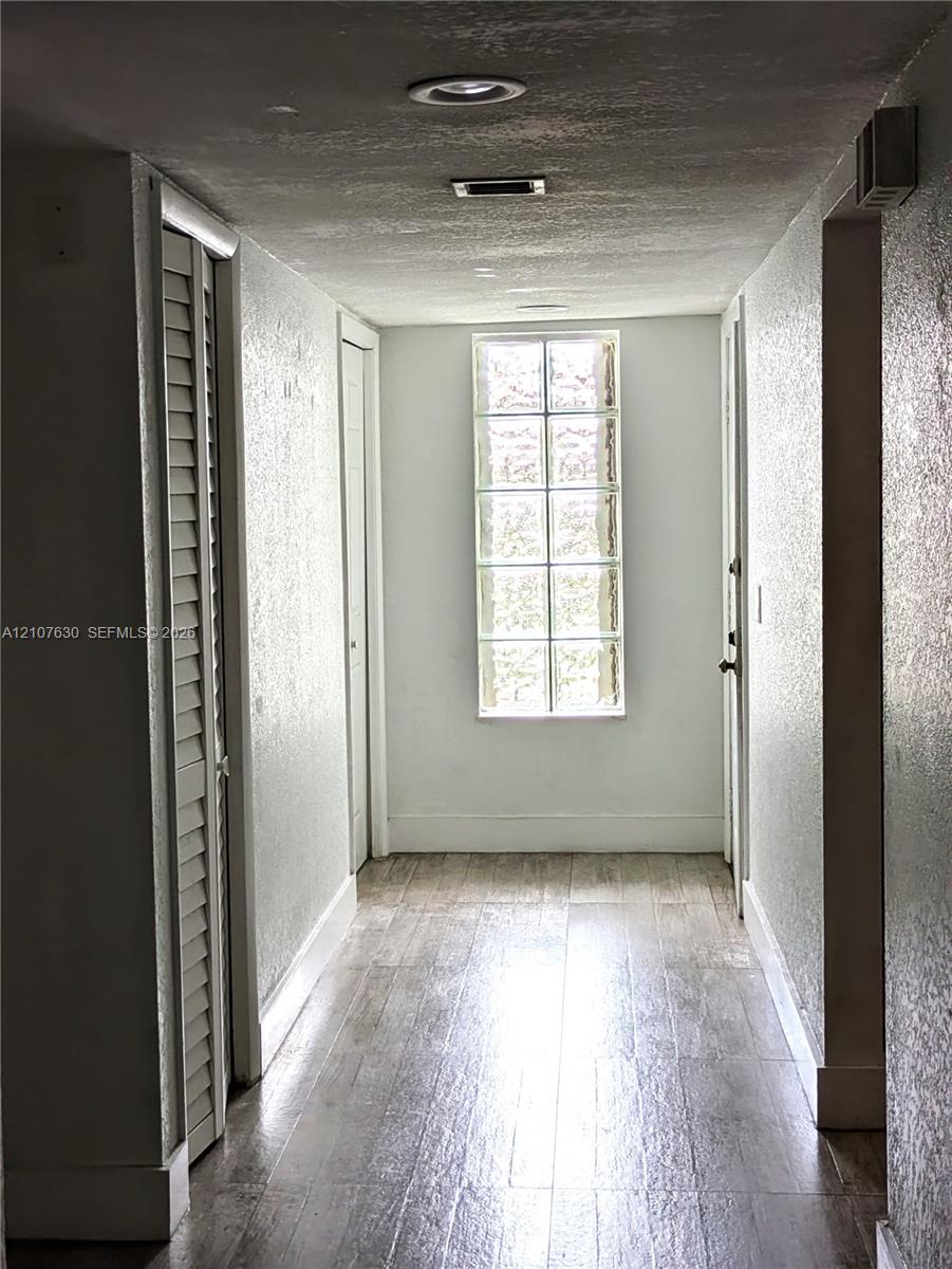 412 Lakeview Drive 203 Property Photo 26