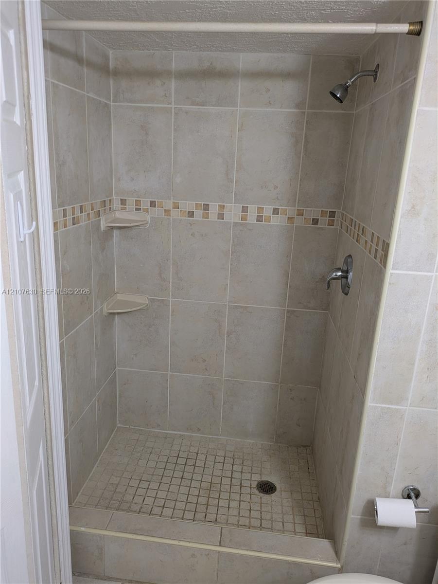 412 Lakeview Drive 203 Property Photo 31